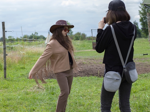 Maya Clars, music video backstage