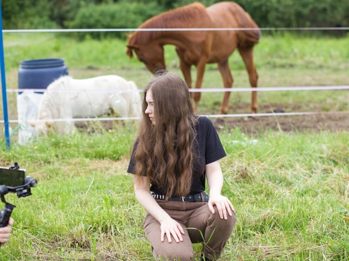 Maya Clars, music video backstage