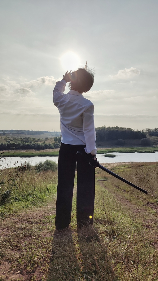 Song: Akinario // Artist: Maya Clars