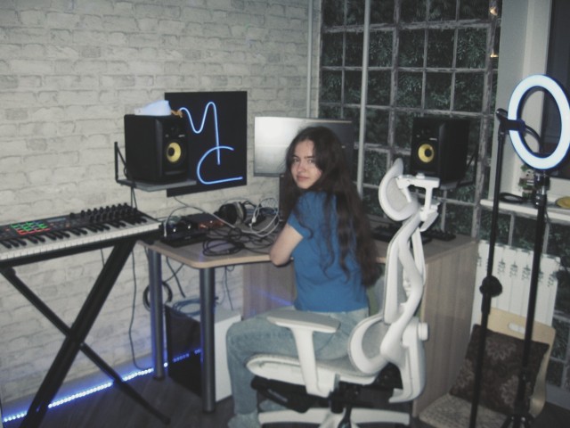 #music studio #2000s camera #2000s #2000s aesthetic #2000s nostalgia #music #audio #songs #song #lyrics 