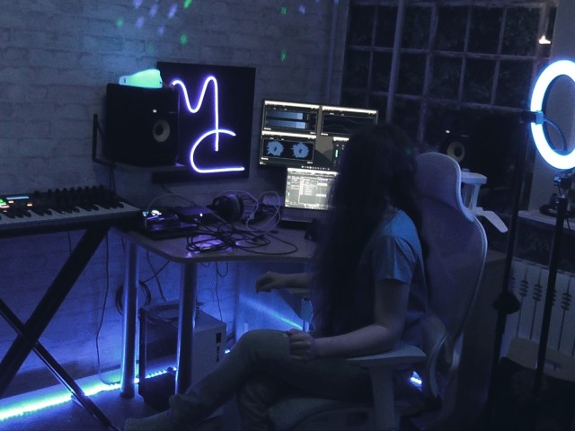 #music studio #2000s camera #2000s #2000s aesthetic #2000s nostalgia #music #audio #songs #song #lyrics 